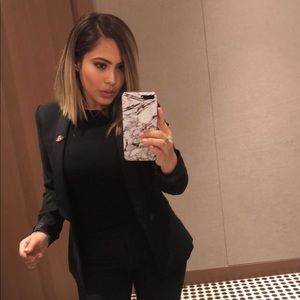 Meet your Posher, Crystal